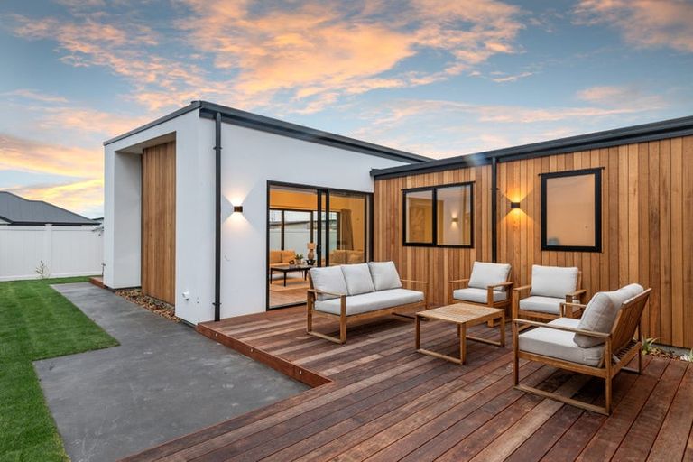 Photo of property in 18 Timara Crescent, Marshland, Christchurch, 8083