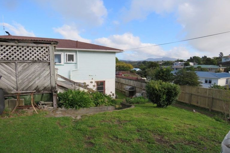 Photo of property in 3 Wiremu Place, Blagdon, New Plymouth, 4310