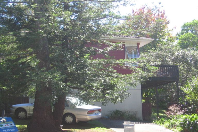 Photo of property in 17 Malters Place, Browns Bay, Auckland, 0630