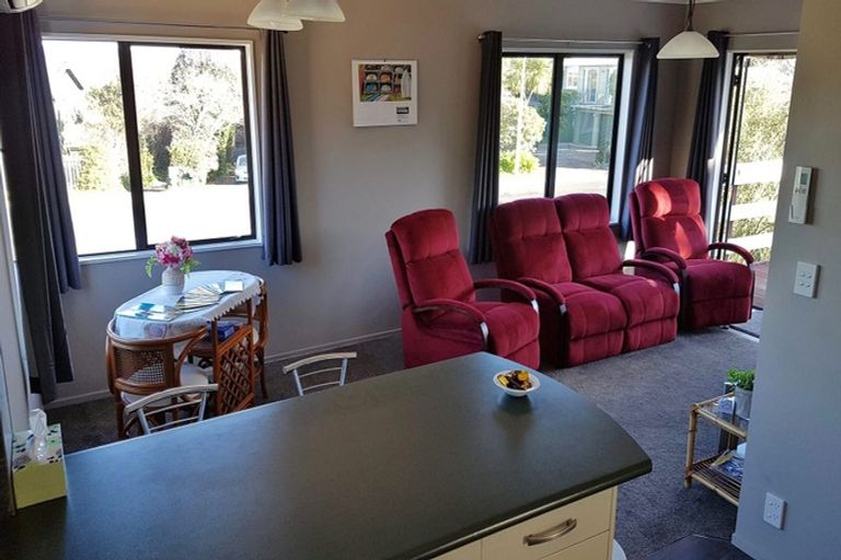 Photo of property in 134 Kawaha Point Road, Kawaha Point, Rotorua, 3010