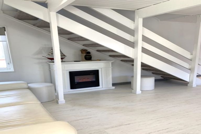 Photo of property in 10 Cottleville Terrace, Thorndon, Wellington, 6011