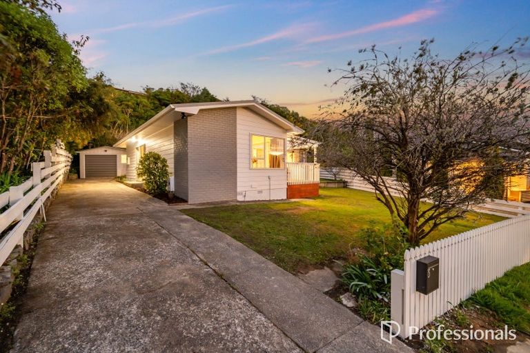 Photo of property in 13 Christchurch Crescent, Kelson, Lower Hutt, 5010