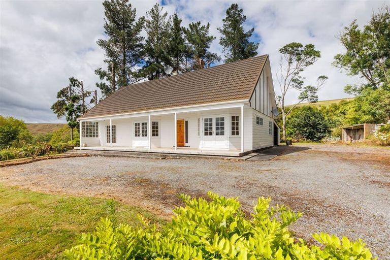 Photo of property in 7 Feltham Street, Hunterville, 4730