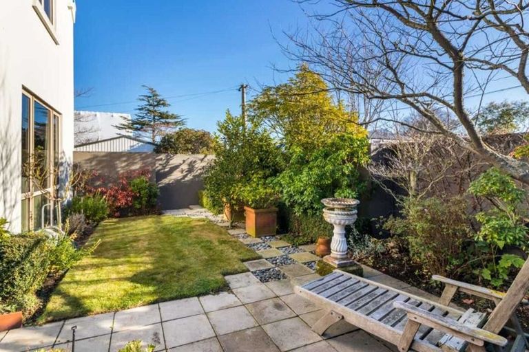 Photo of property in 49 Weka Street, Fendalton, Christchurch, 8041