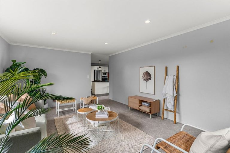 Photo of property in 4 Kowi Lakes Drive, One Tree Point, 0118