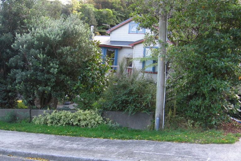 Photo of property in 21 Woodvale Grove, Fairfield, Lower Hutt, 5011