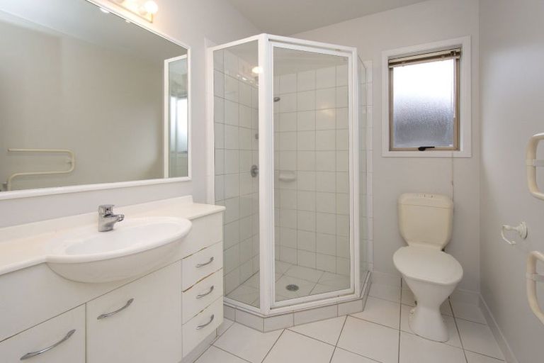 Photo of property in 8 Blarney Place, Casebrook, Christchurch, 8051