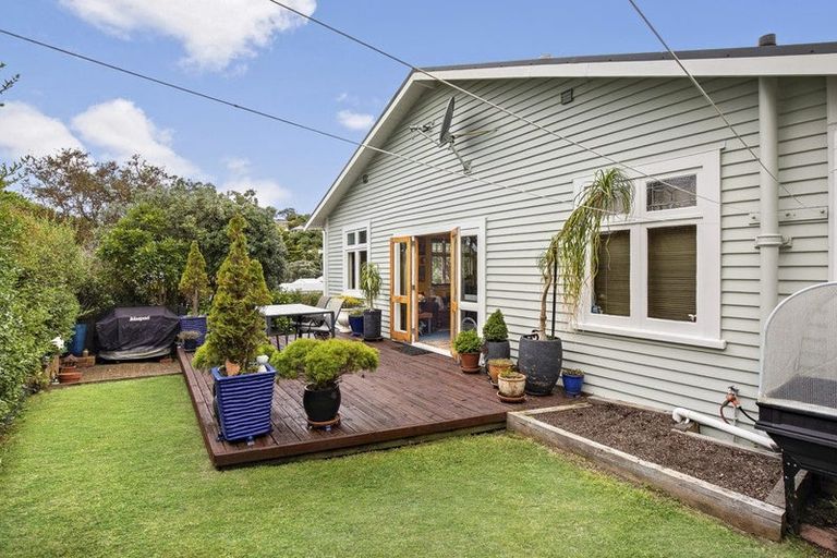 Photo of property in 92 Townsend Road, Miramar, Wellington, 6022