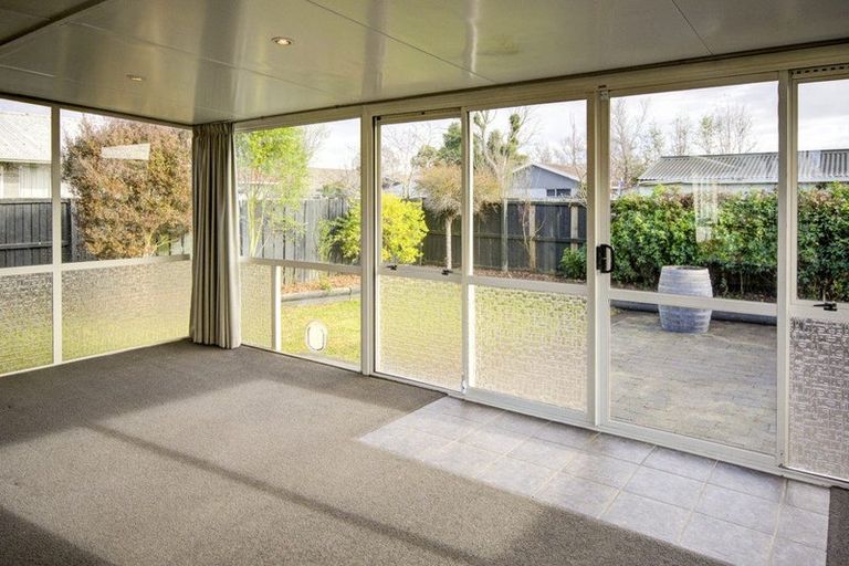 Photo of property in 14 Tralee Place, Bishopdale, Christchurch, 8053