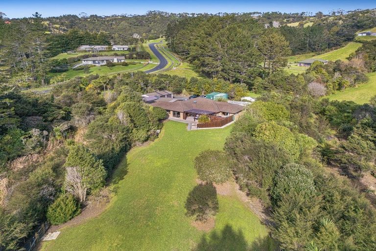 Photo of property in 42 Manuka Grove, Helensville, 0875