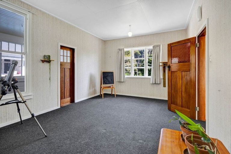 Photo of property in 8 Hadfield Street, Patea, 4520