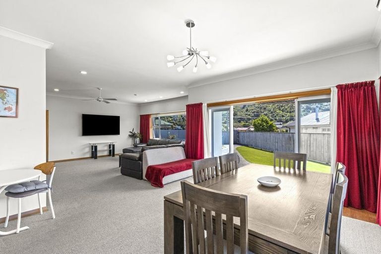 Photo of property in 36 Kent Street, Picton, 7220