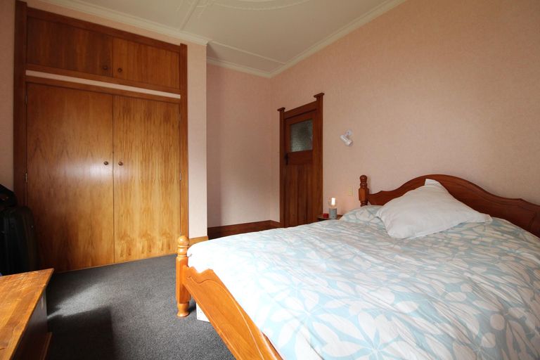 Photo of property in 14 Queen Street, Winton, 9720