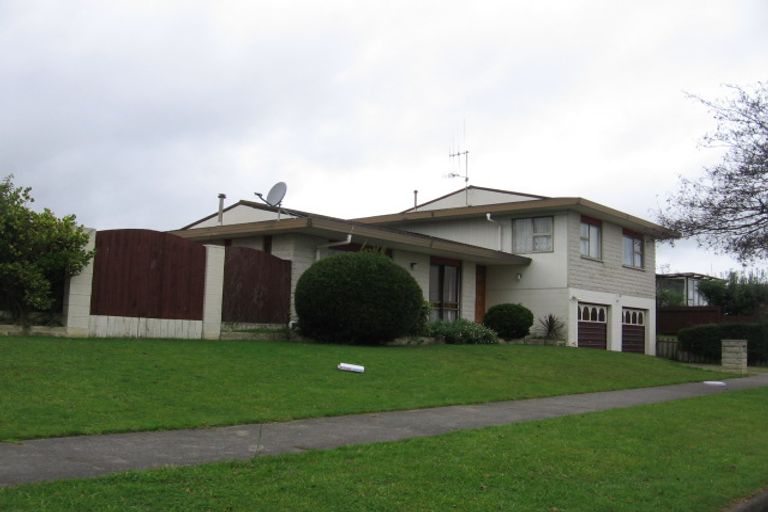 Photo of property in 1 Hillcrest Drive, Kelvin Grove, Palmerston North, 4414