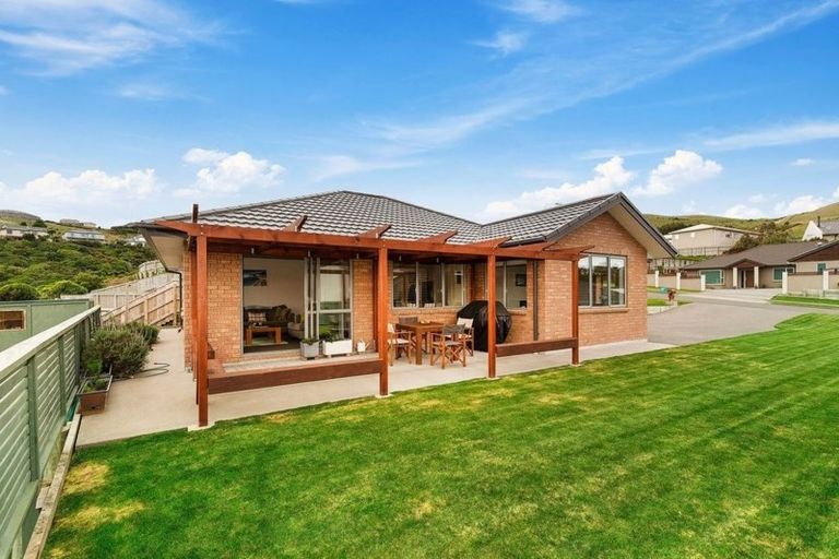 Photo of property in 20 Mervyn Kemp Drive, Tawa, Wellington, 5028