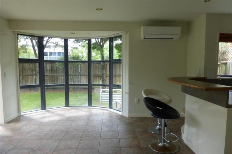 Photo of property in 382a Memorial Avenue, Burnside, Christchurch, 8053