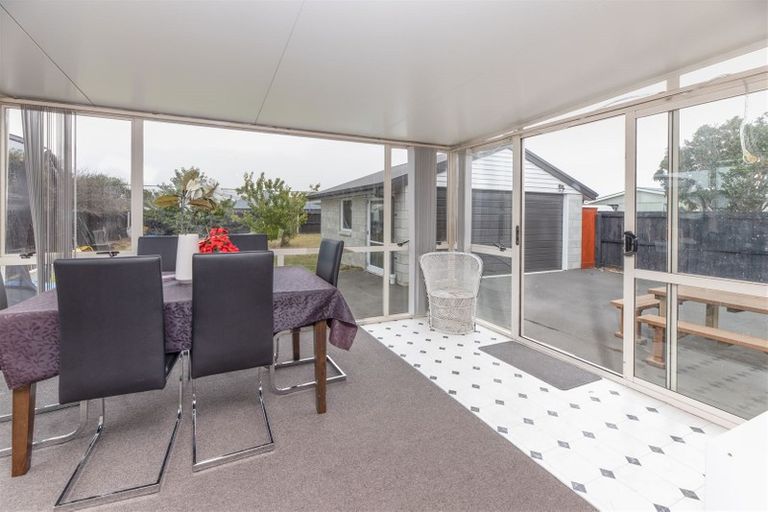 Photo of property in 22 Palmers Road, New Brighton, Christchurch, 8083