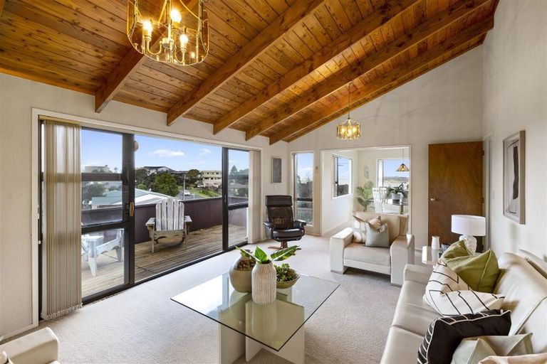 Photo of property in 37b Hillcrest Road, Hatfields Beach, Orewa, 0931