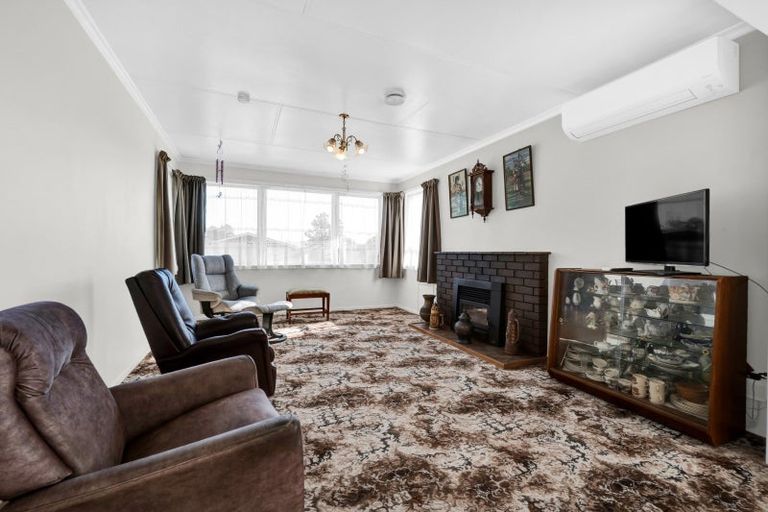 Photo of property in 9 Kowhai Street, Strandon, New Plymouth, 4312