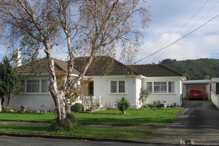 Photo of property in 7 Mcdonald Street, Taita, Lower Hutt, 5011