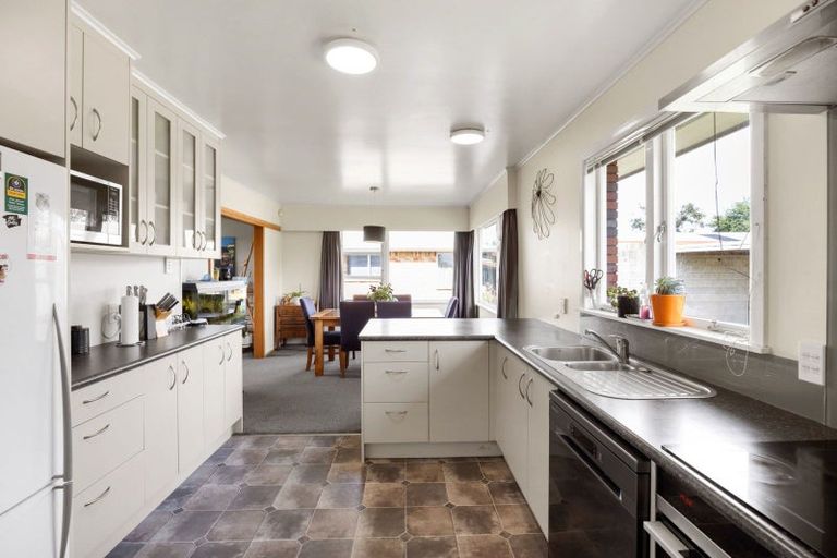 Photo of property in 15 Springfield Crescent, Enderley, Hamilton, 3214