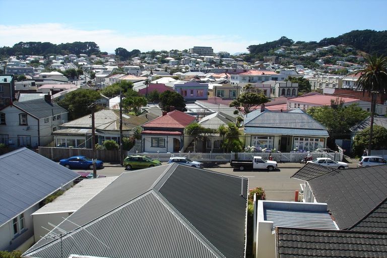 Photo of property in 22 Kenwyn Terrace, Newtown, Wellington, 6021