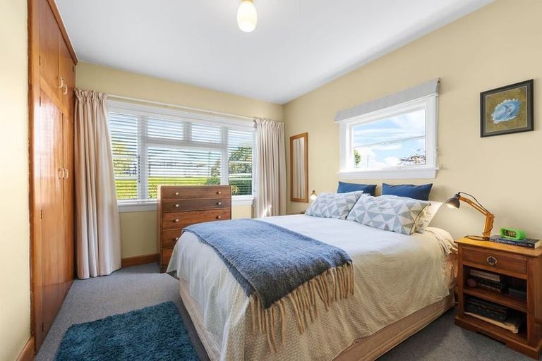 Photo of property in 72 Aorangi Road, Bryndwr, Christchurch, 8053