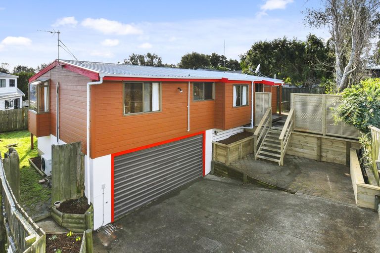 Photo of property in 2/20 Saint Annes Crescent, Wattle Downs, Auckland, 2103