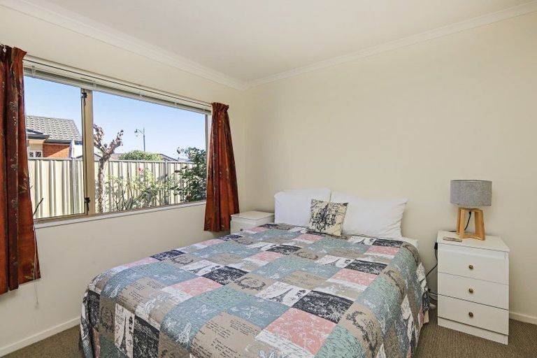 Photo of property in 6 Flemington Place, Taradale, Napier, 4112