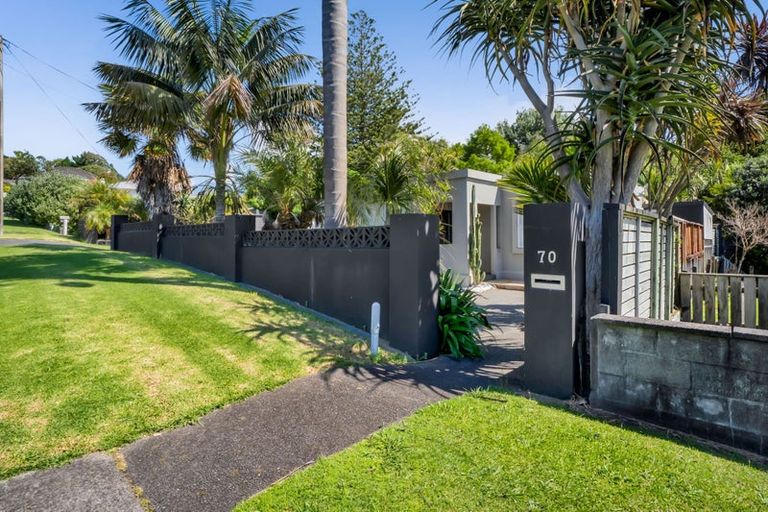 Photo of property in 70 Seaview Road, Marfell, New Plymouth, 4310