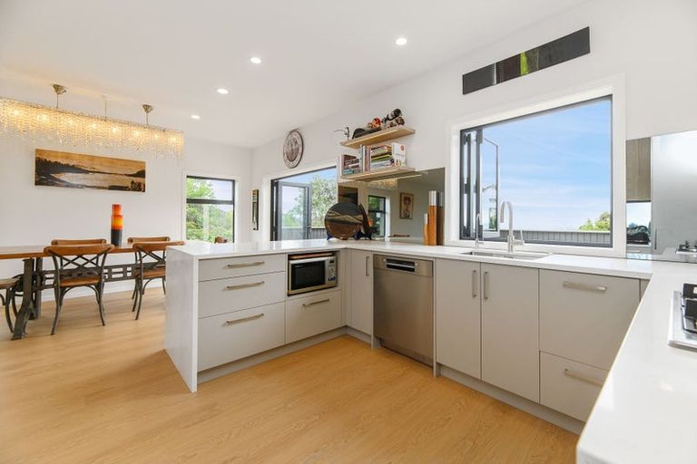 Photo of property in 441 Titirangi Road, Titirangi, Auckland, 0604