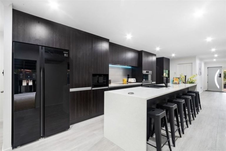 Photo of property in 22 John Lister Close, Golflands, Auckland, 2013