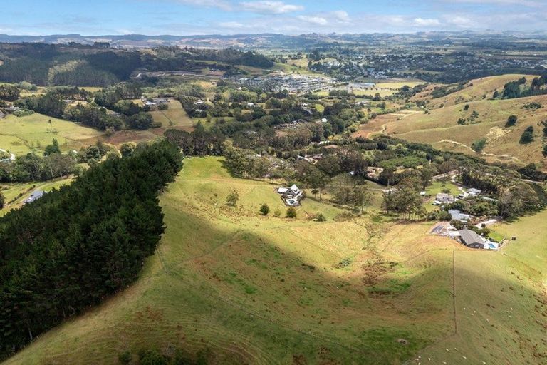 Photo of property in 585 Inland Road, Helensville, 0875