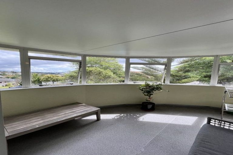 Photo of property in 46 Bronzewing Terrace, Unsworth Heights, Auckland, 0632