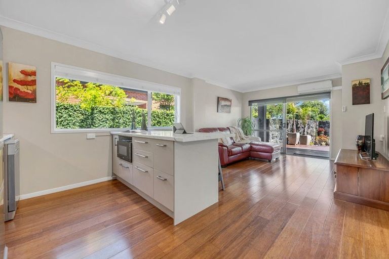 Photo of property in 3/58 Takutai Avenue, Half Moon Bay, Auckland, 2012