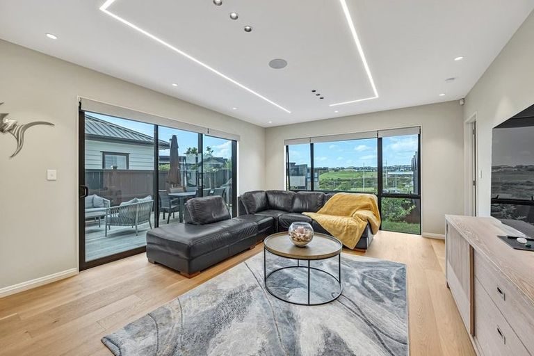 Photo of property in 5 Keel Street, Long Bay, Auckland, 0630