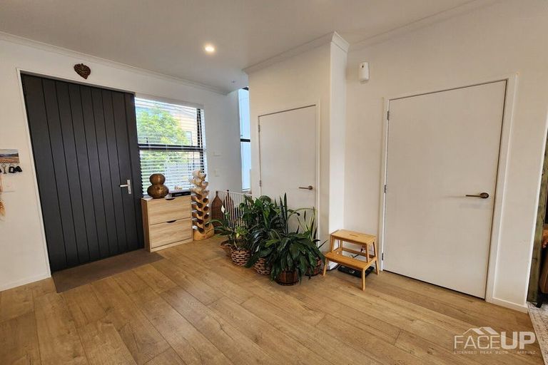 Photo of property in 28c Ian Morrison Road, Hobsonville, Auckland, 0616