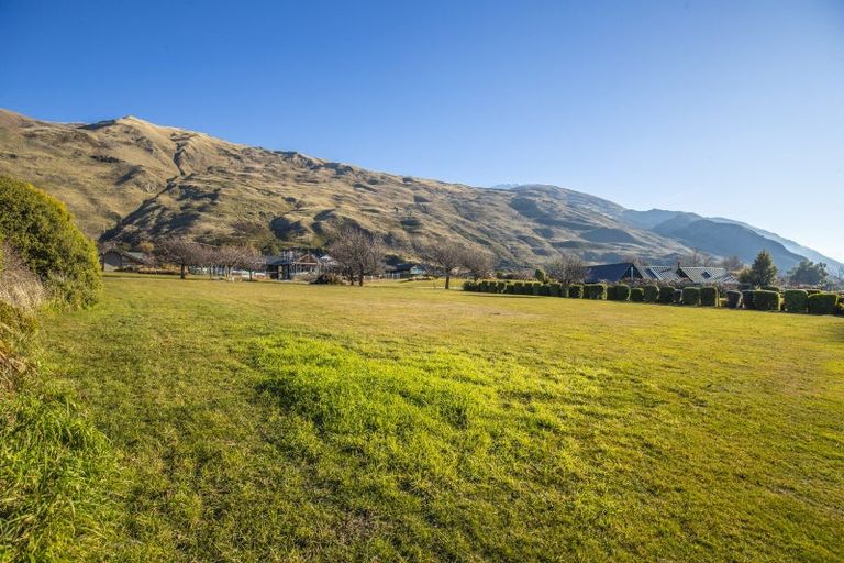 Photo of property in 14 Elderberry Crescent, Wanaka, 9305