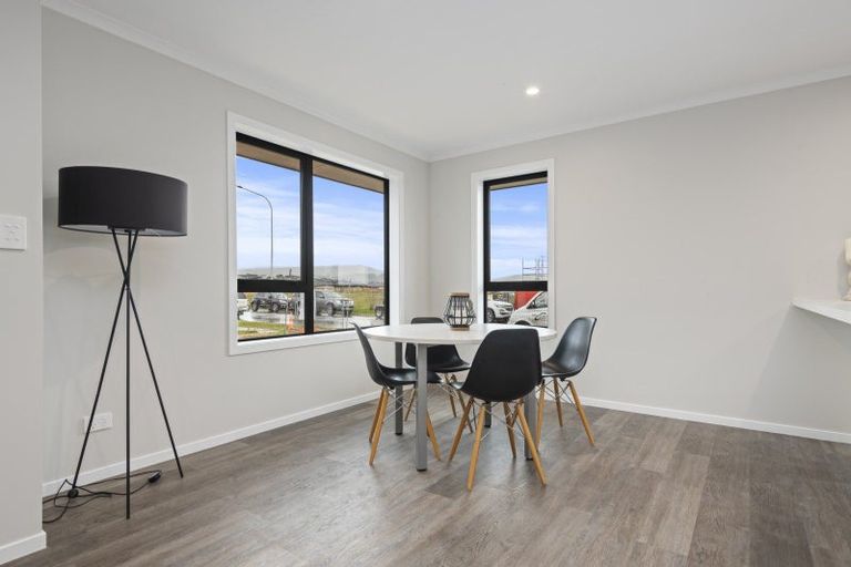 Photo of property in 72 Atlantic Drive, Fitzherbert, Palmerston North, 4410