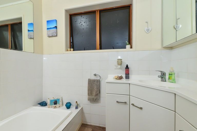 Photo of property in 52 Macdonald Road, Glenview, Hamilton, 3206