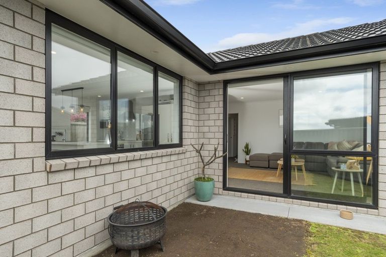 Photo of property in 9 Wai Huri Place, Omokoroa, 3114