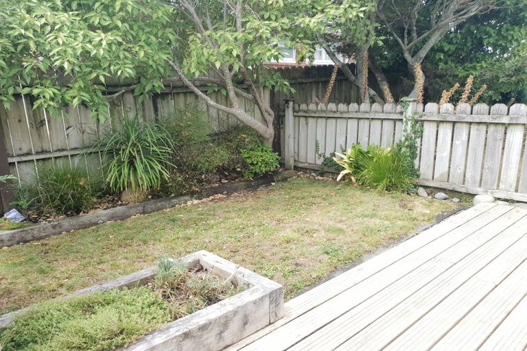 Photo of property in 1/508 East Coast Road, Windsor Park, Auckland, 0630