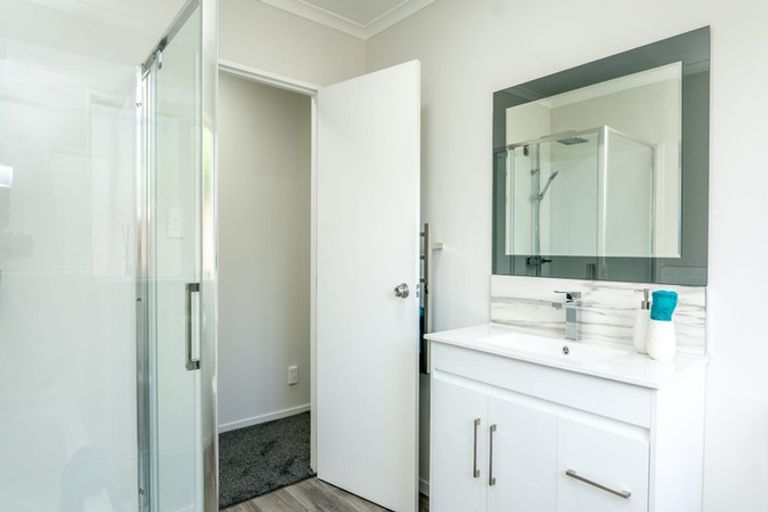 Photo of property in 5 Greta Banks Place, Wattle Downs, Auckland, 2103