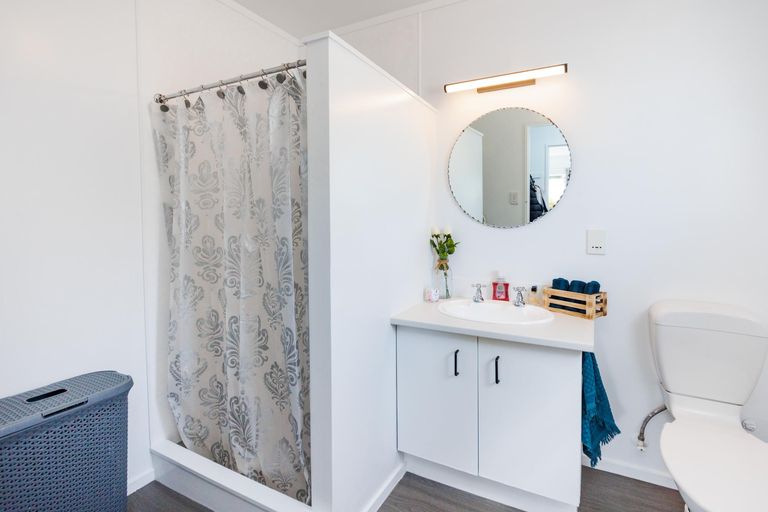 Photo of property in 21 Dalfield Place, Highbury, Palmerston North, 4412