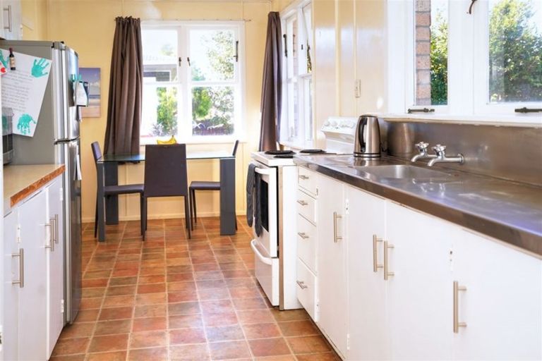 Photo of property in 11 Cameron Road, Te Puke, 3119