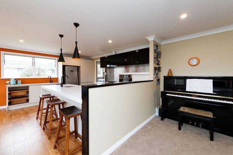 Photo of property in 69a Albert Street, Palmerston North, 4414