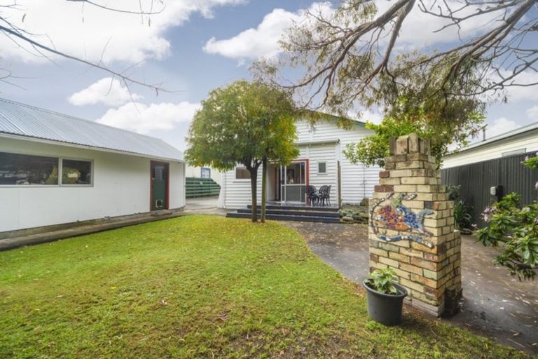 Photo of property in 28 Lyndhurst Street, Takaro, Palmerston North, 4412