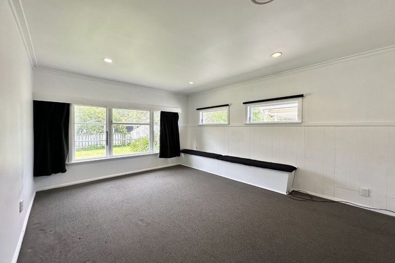 Photo of property in 396 Stokes Valley Road, Stokes Valley, Lower Hutt, 5019