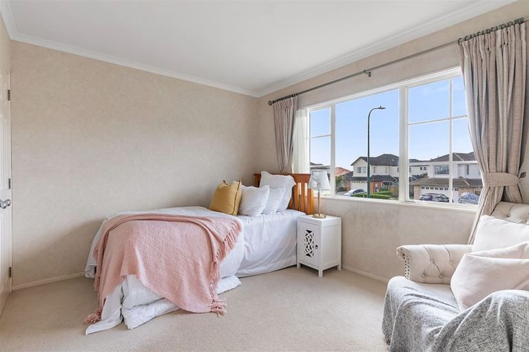 Photo of property in 9 Point View Link, East Tamaki Heights, Auckland, 2016