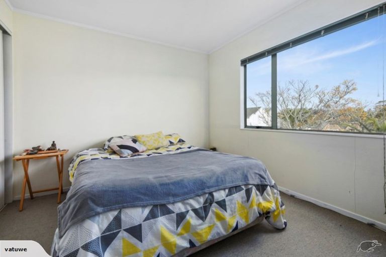 Photo of property in 35 Stephen Avenue, Henderson, Auckland, 0610